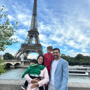 “Descobrindo o mundo ao lado dos meus amores na cidade mais romântica do planeta.”#paris#torreei (1)