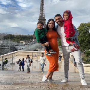 “Descobrindo o mundo ao lado dos meus amores na cidade mais romântica do planeta.”#paris#torreei